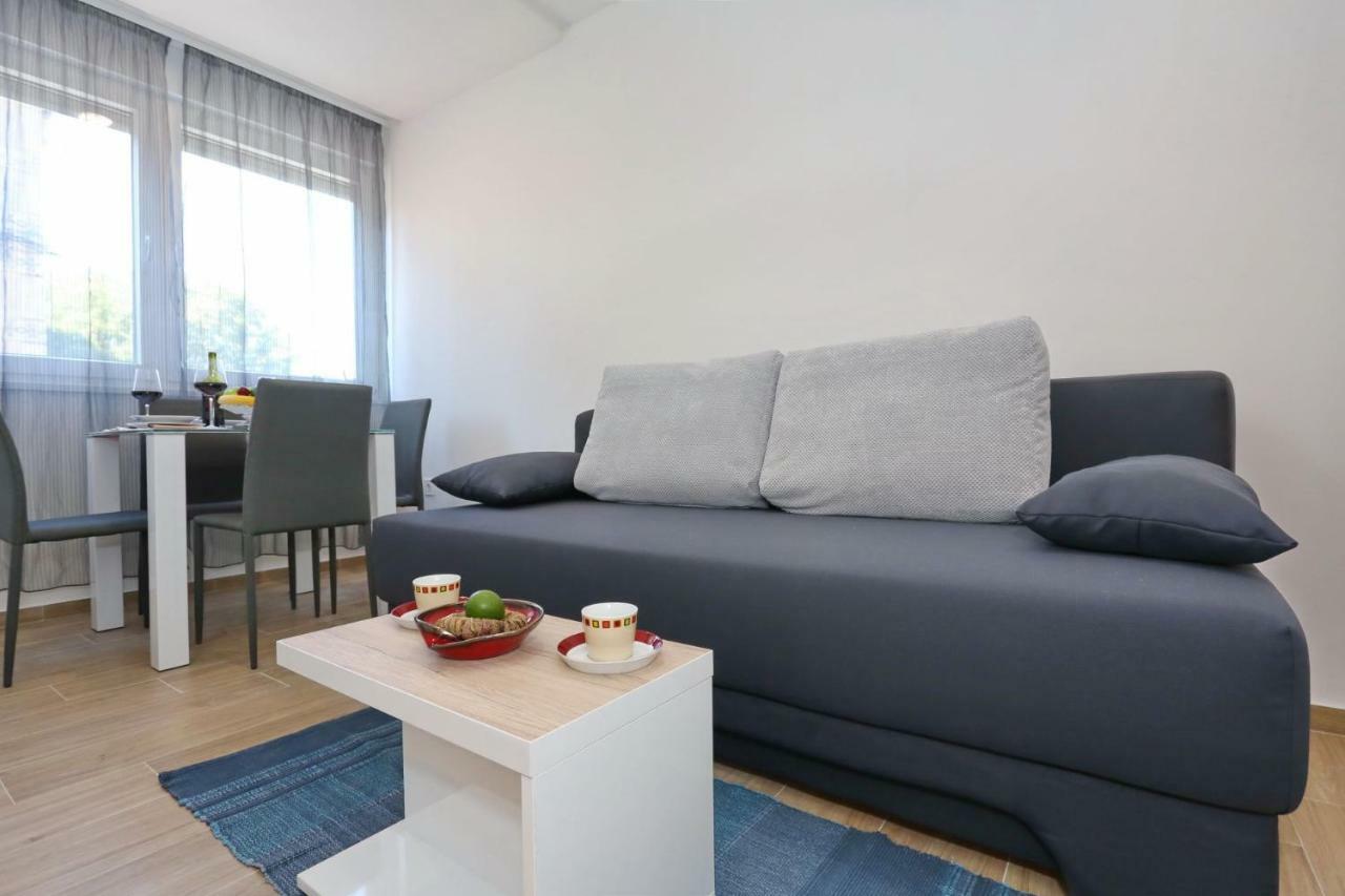 Two New Apartments By The Town Center ザダル エクステリア 写真