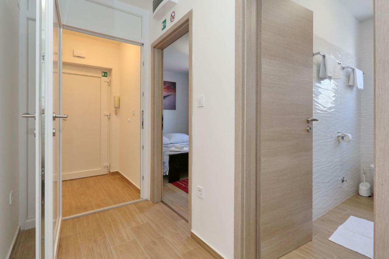 Two New Apartments By The Town Center ザダル エクステリア 写真