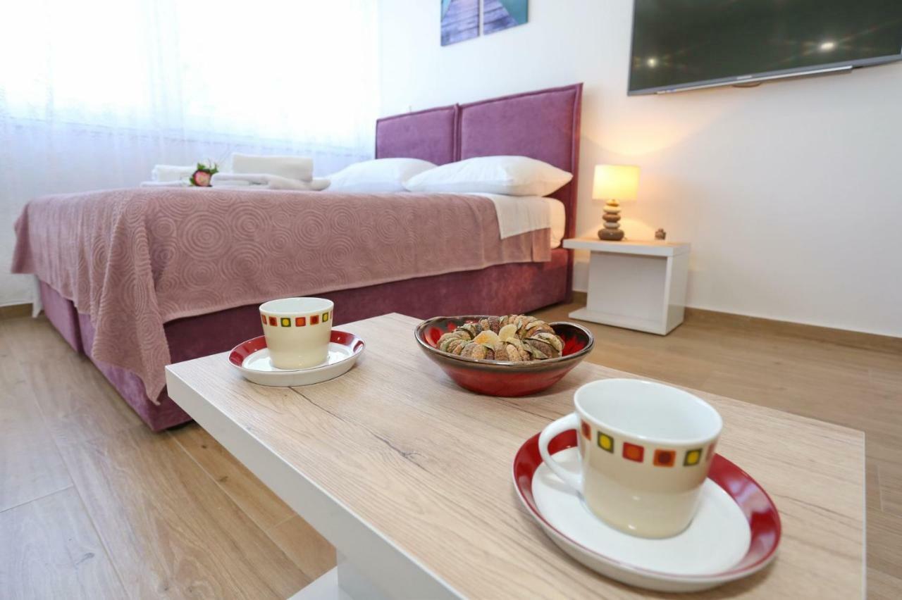 Two New Apartments By The Town Center ザダル エクステリア 写真
