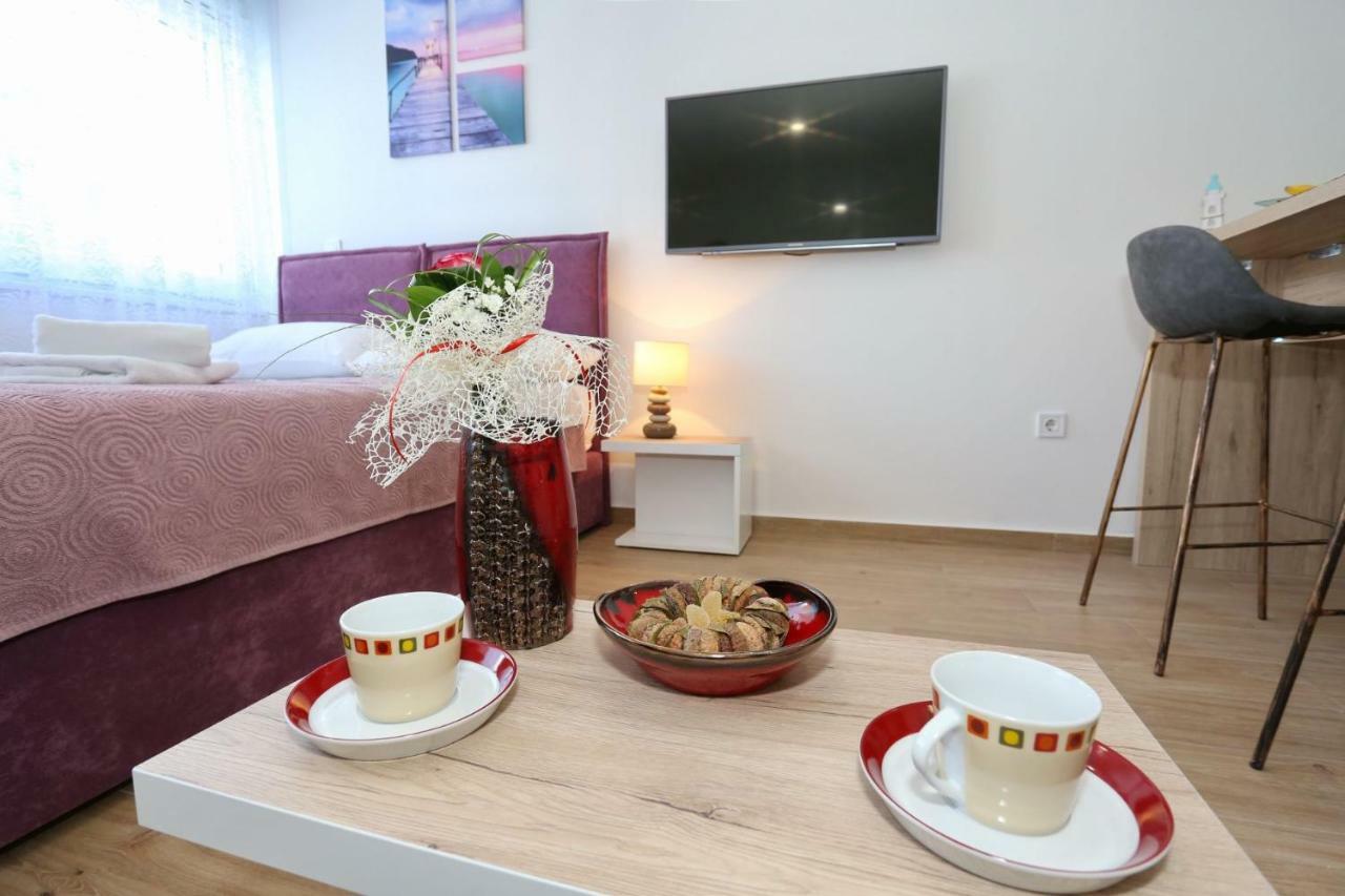 Two New Apartments By The Town Center ザダル エクステリア 写真