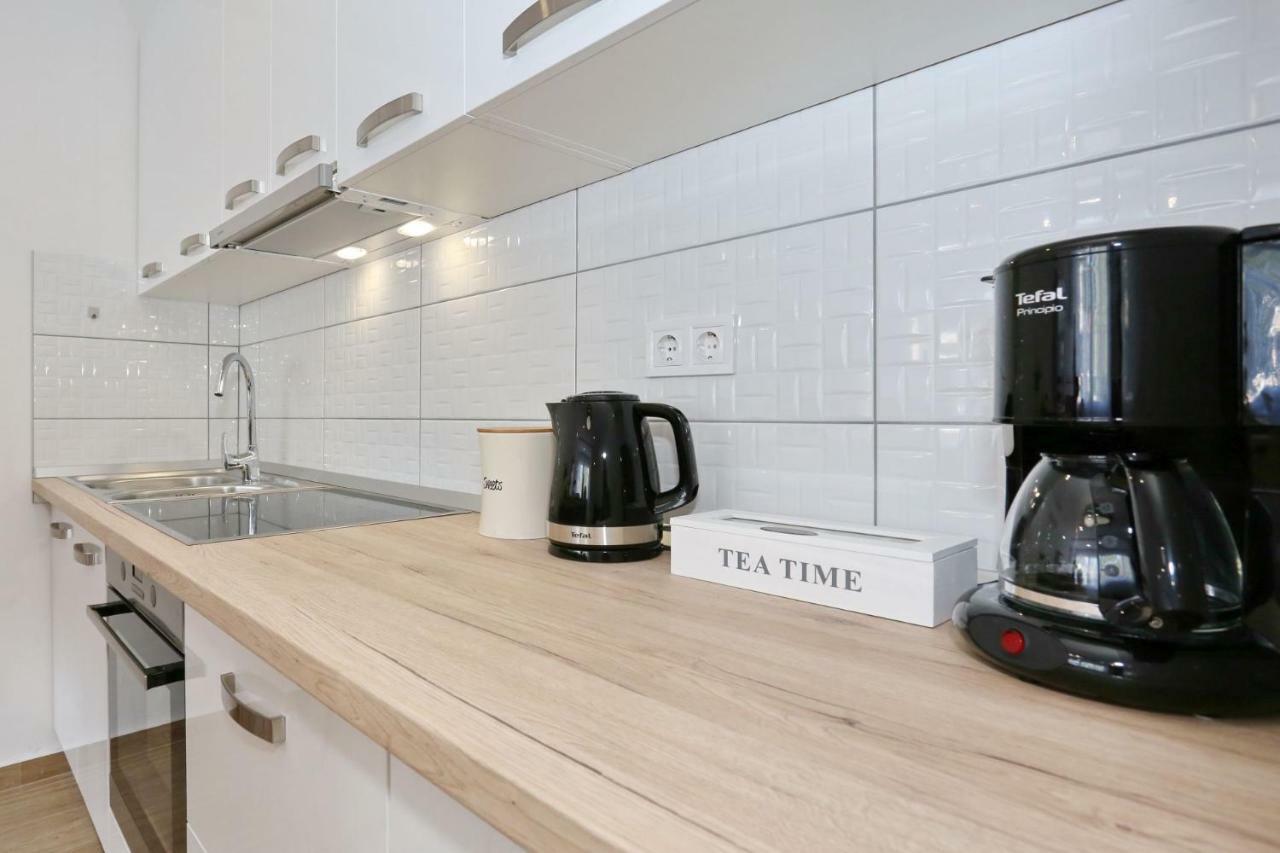 Two New Apartments By The Town Center ザダル エクステリア 写真