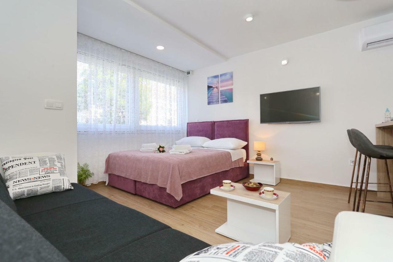 Two New Apartments By The Town Center ザダル エクステリア 写真