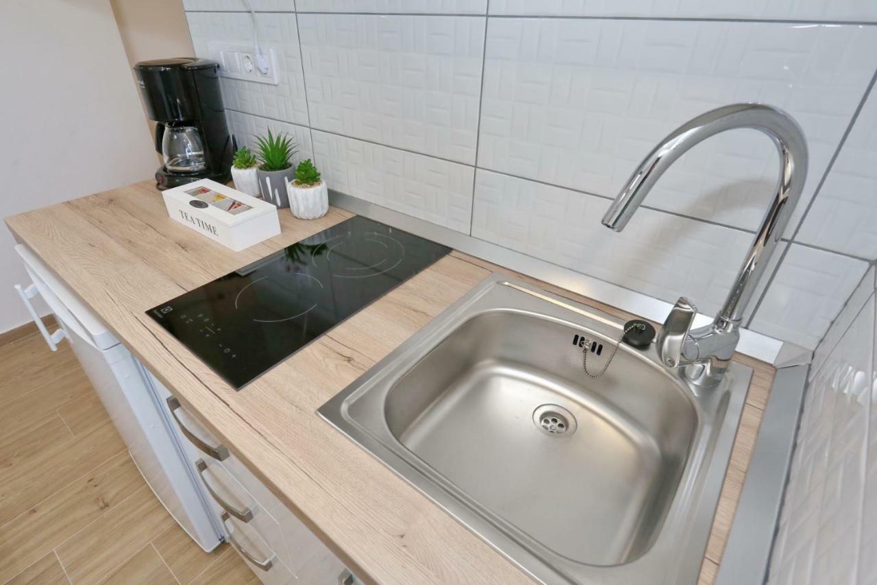 Two New Apartments By The Town Center ザダル エクステリア 写真
